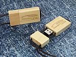 usb stick holz hell natur logo schnur kordel