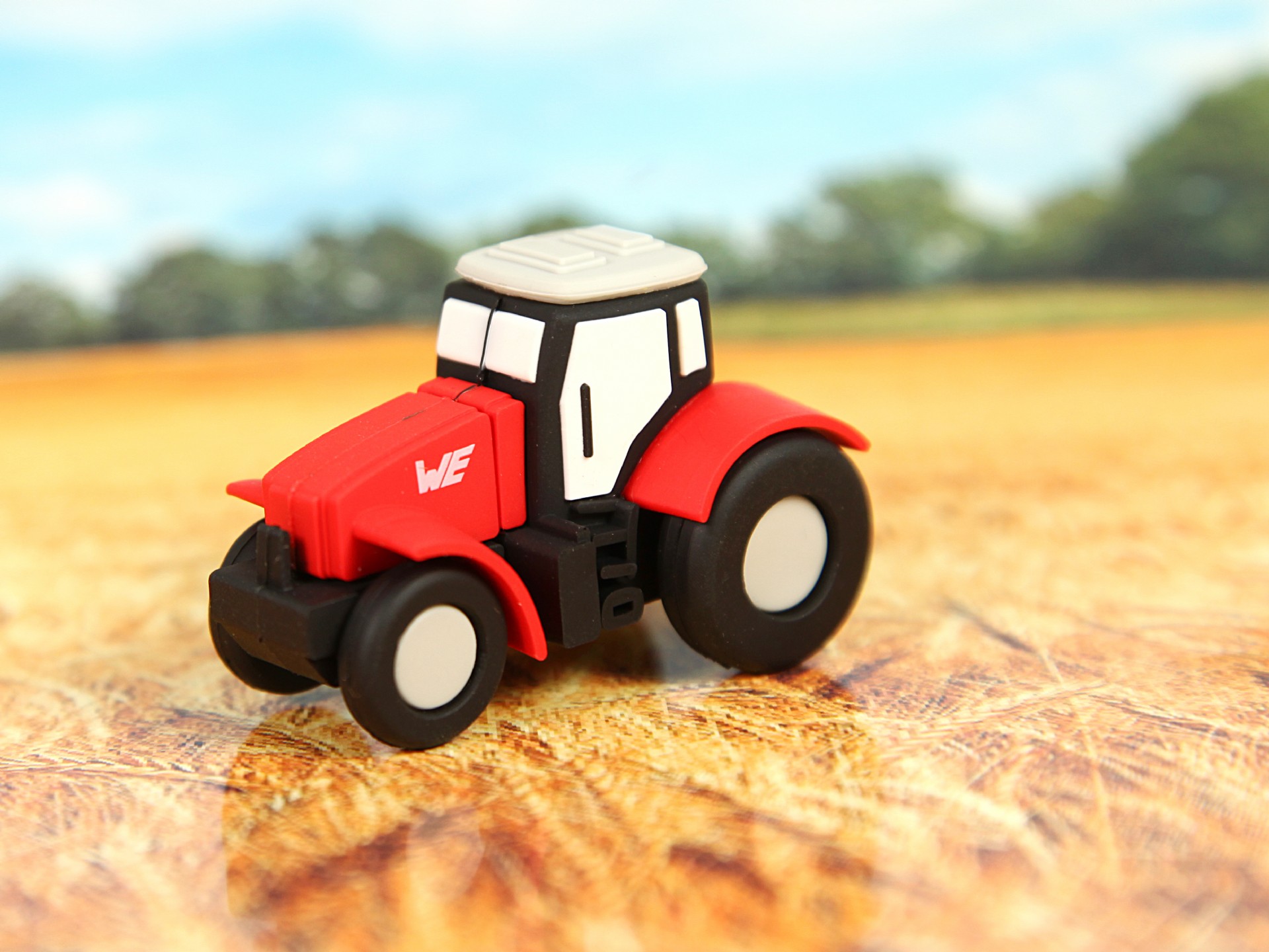 custom usb stick traktor werbegeschenk landwirtschaft logo