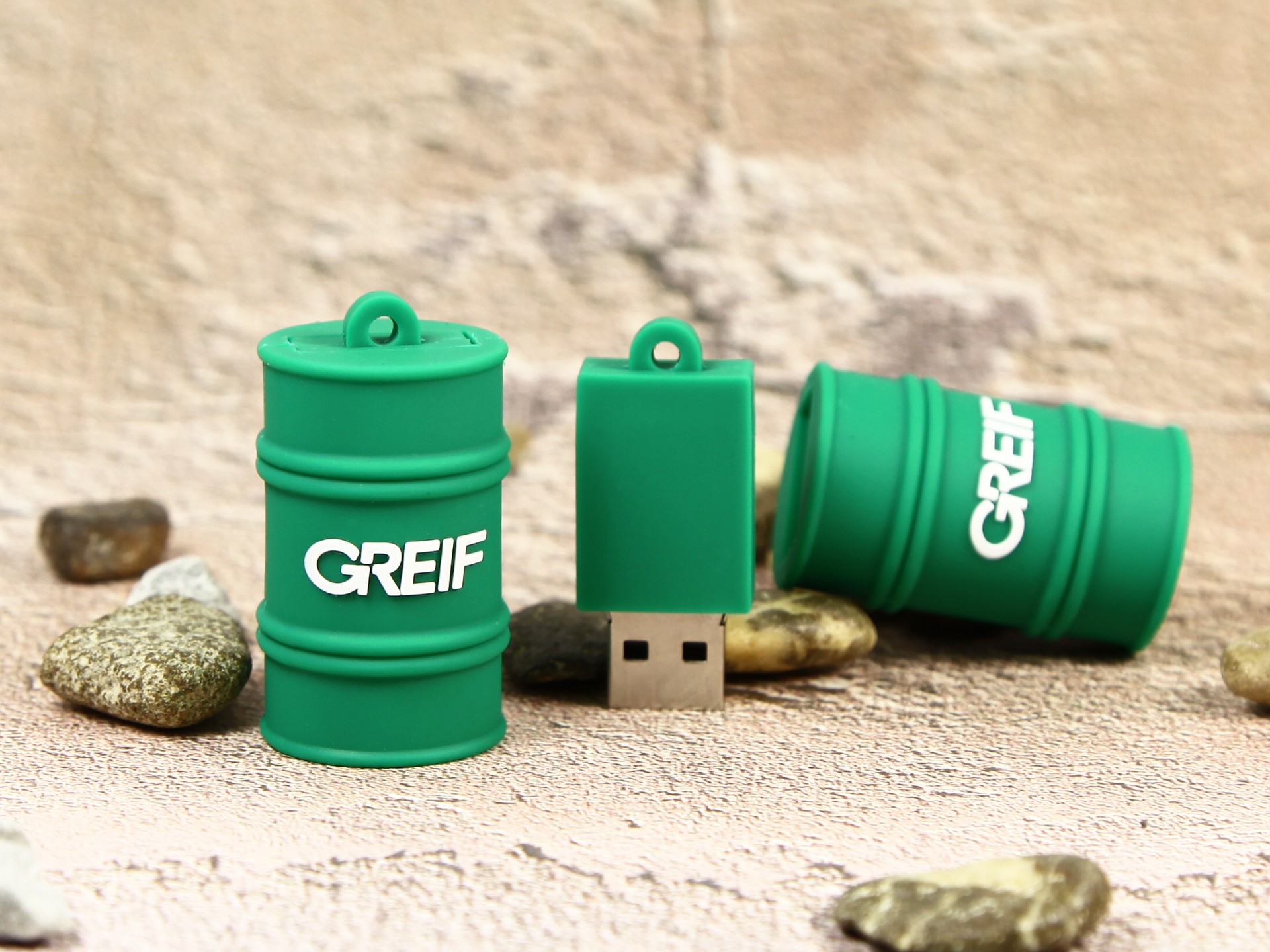 fass ölfass als usb stick greif werbeartikel gruen mit logo