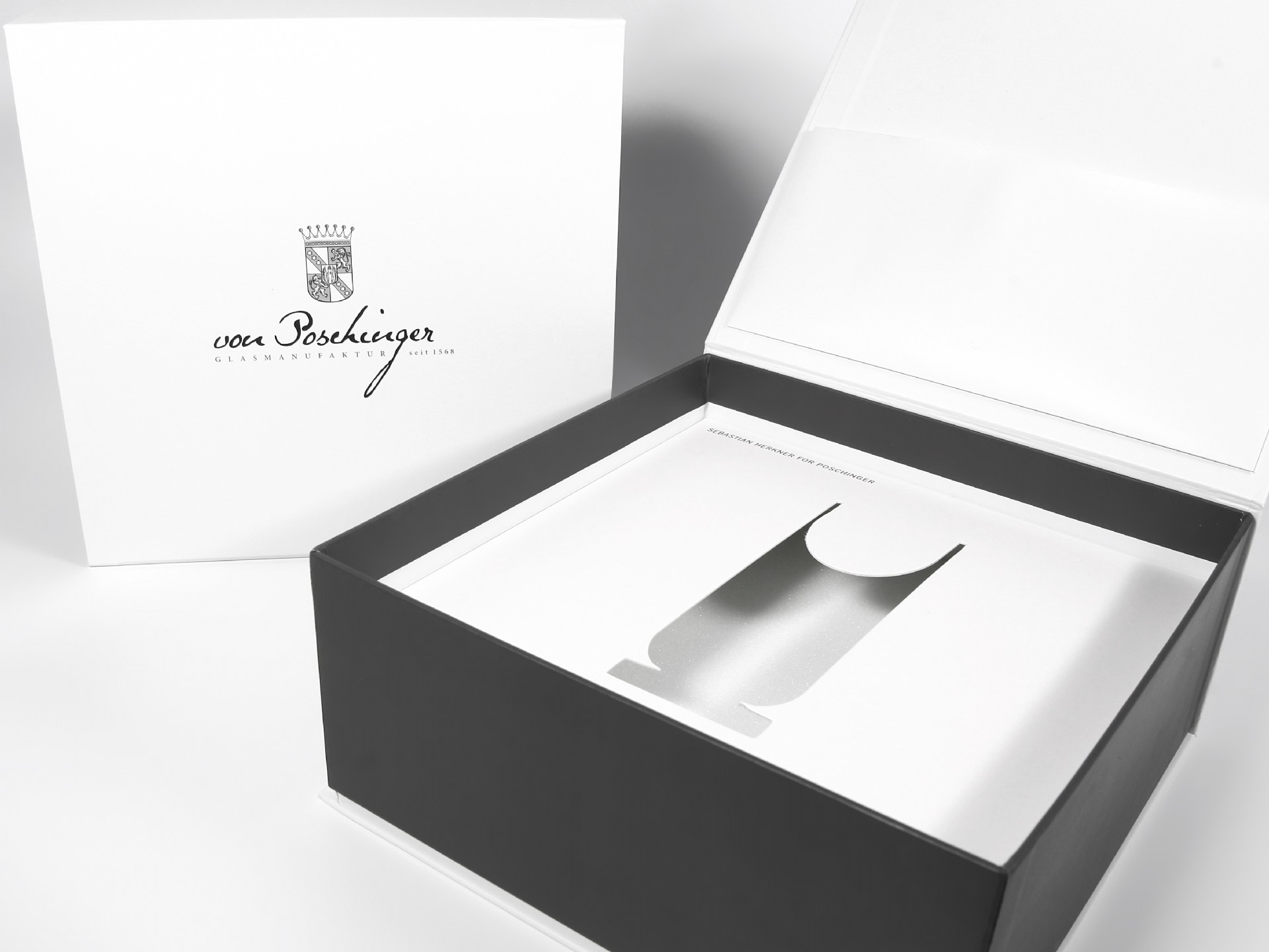 geschenkbox fuer glas inlay pappe bedruckt logo