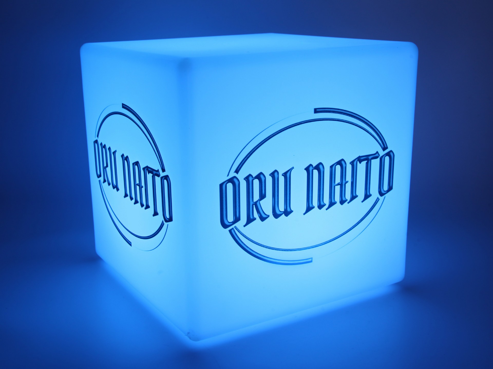 led leuchtwuerfel gross werbung logo messen freizeit kreativ leuchte
