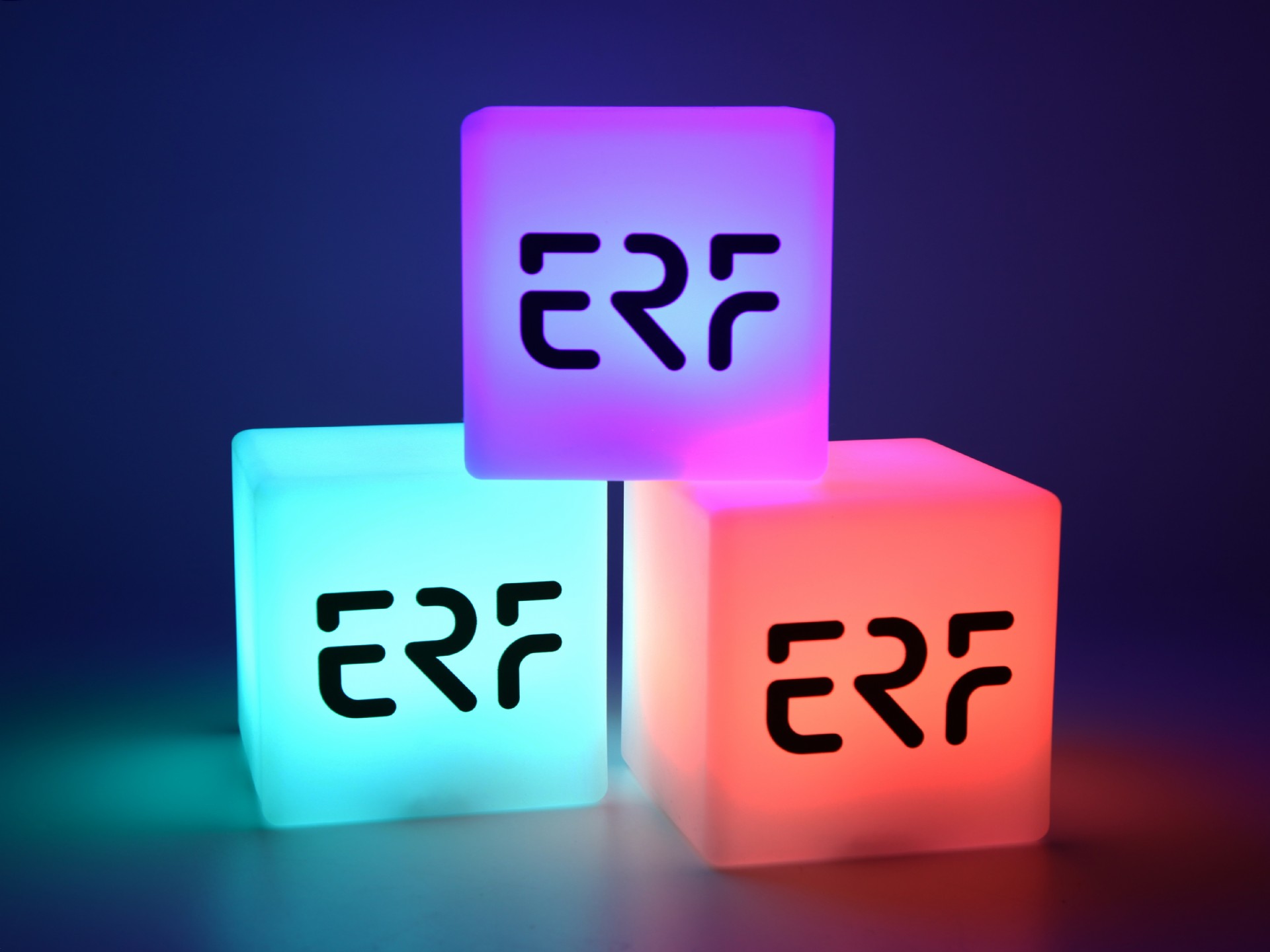 led leuchtwuerfel werbung logo messen freizeit kreativ leuchte