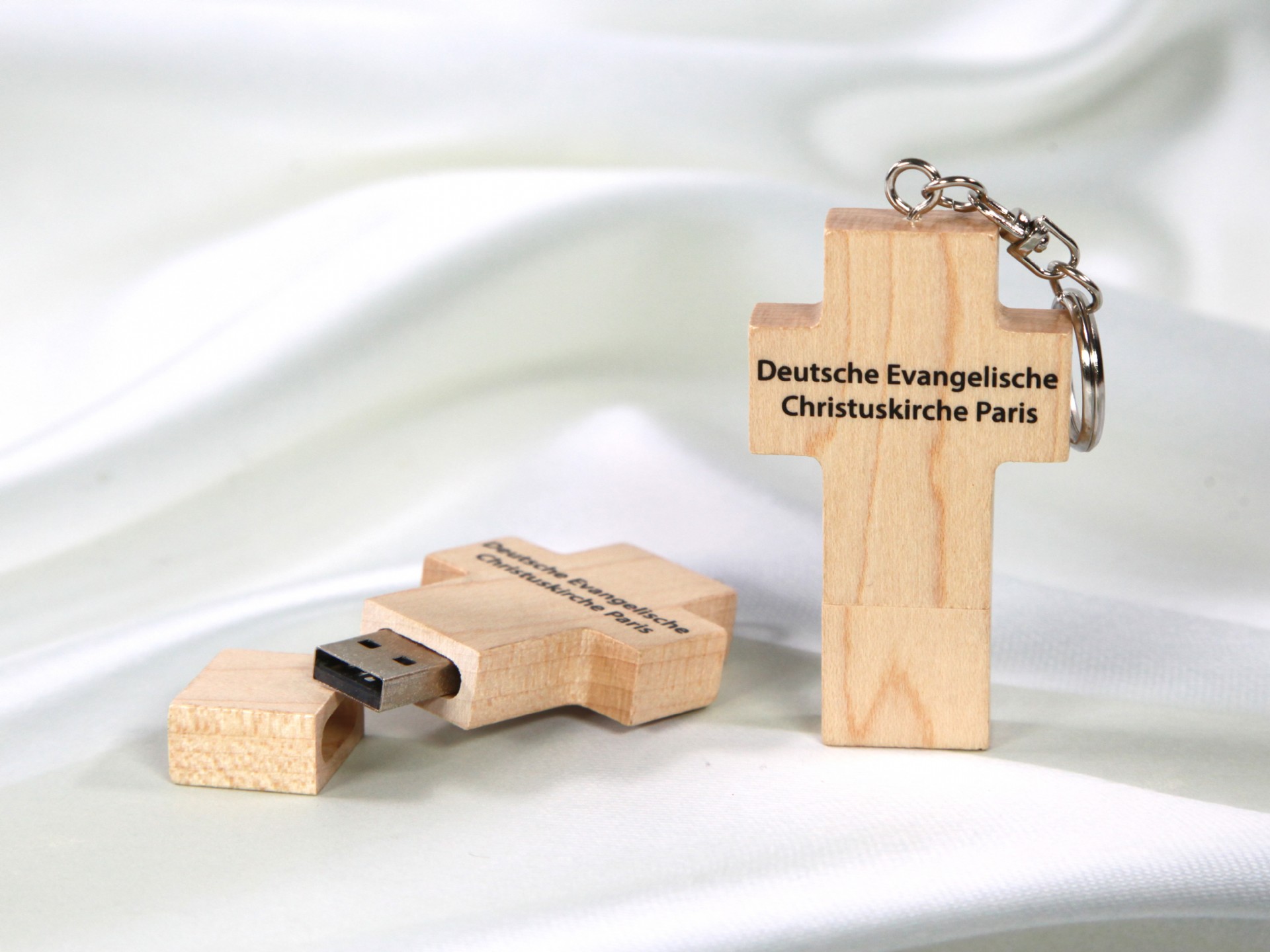 usb kreuz christus kirche evangelisch katholisch paris