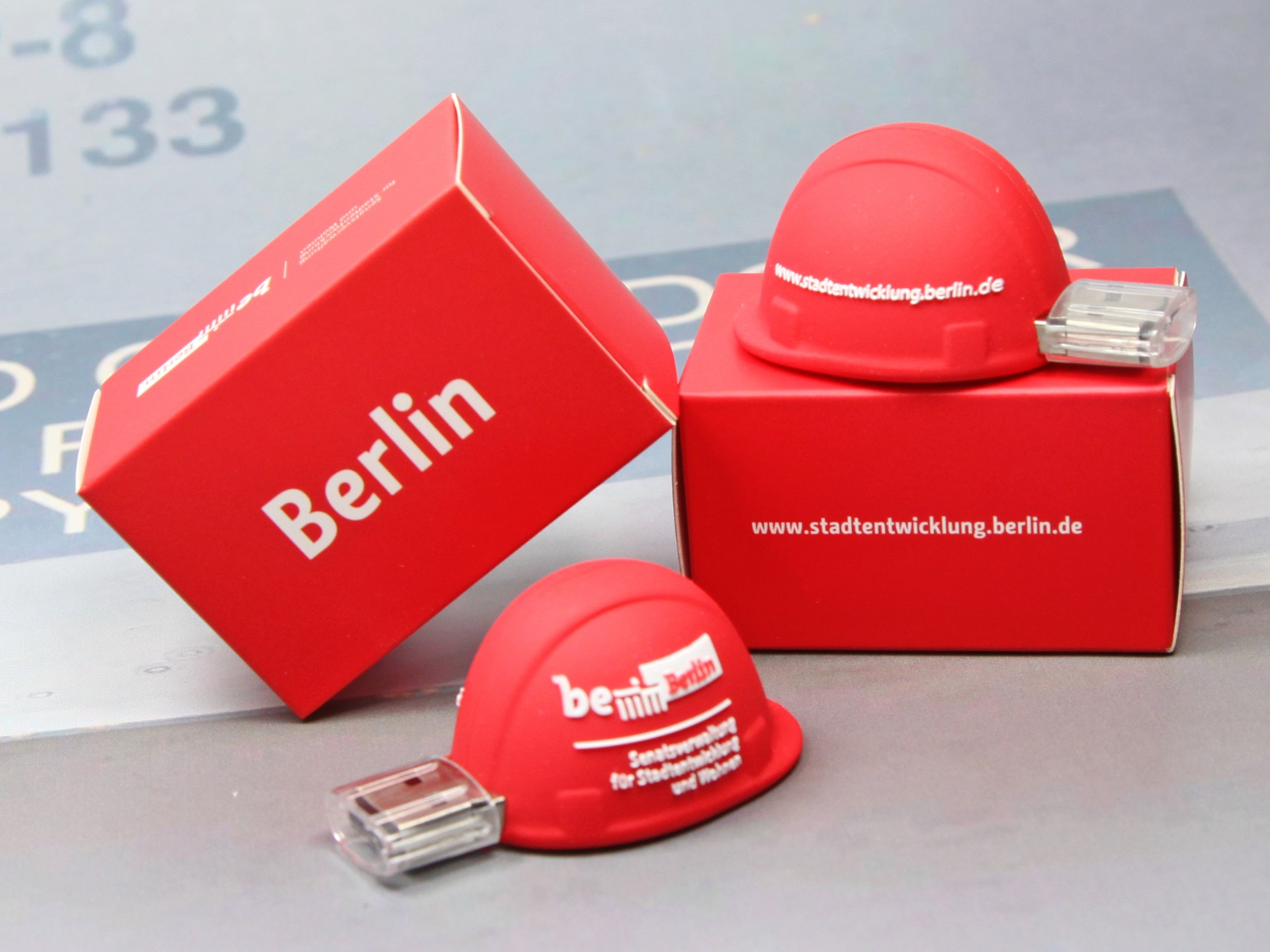 usb stick bauhelm handwerk bau verpackung logo