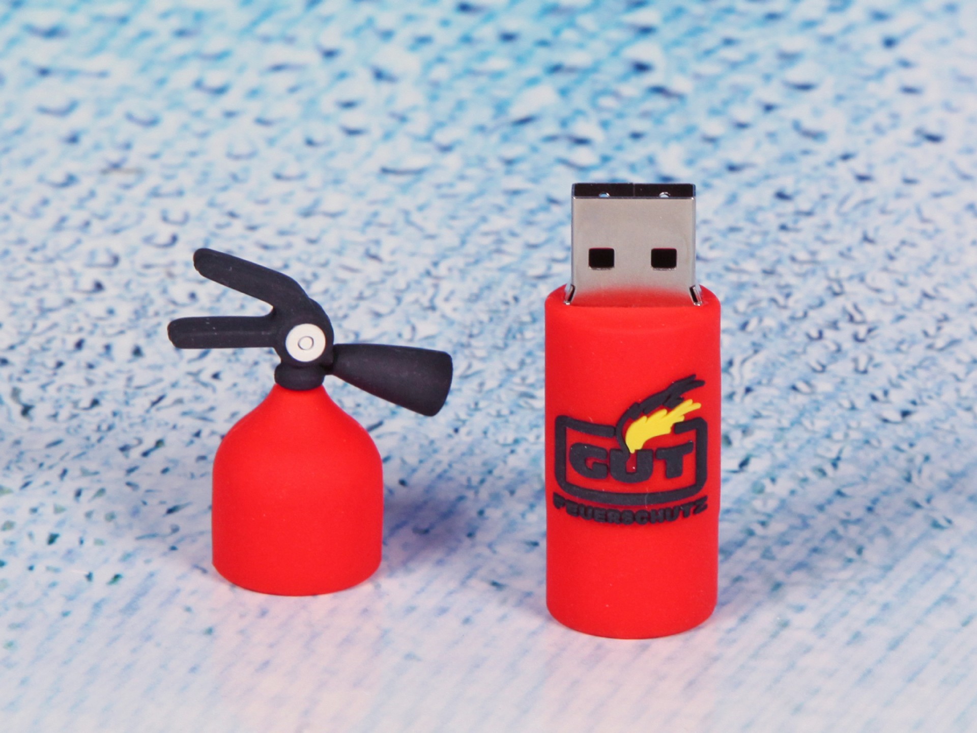 usb stick feuerlöscher brand sicherheit feuerwehr logo