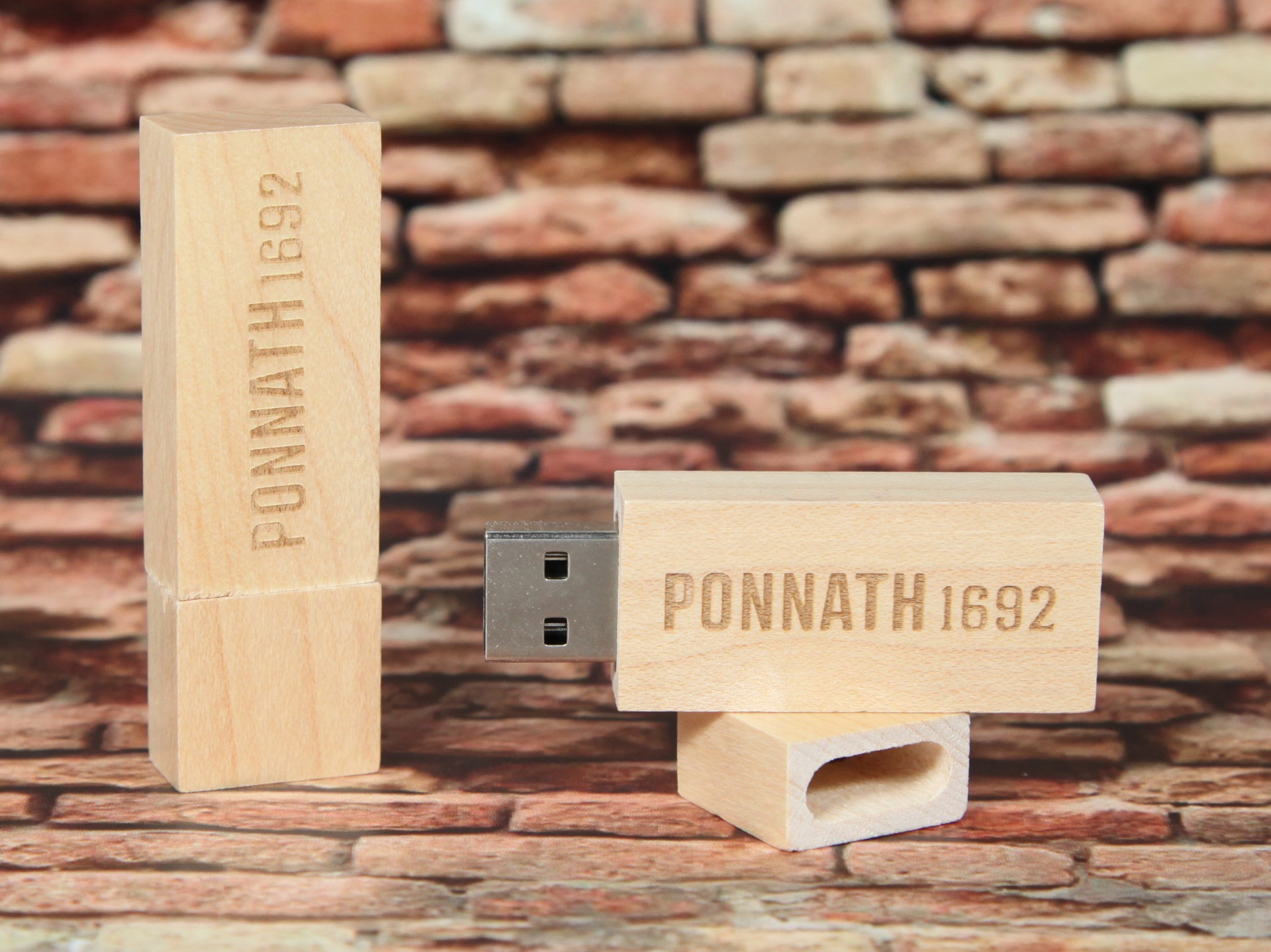 usb stick holz hell natur gravur logo öko