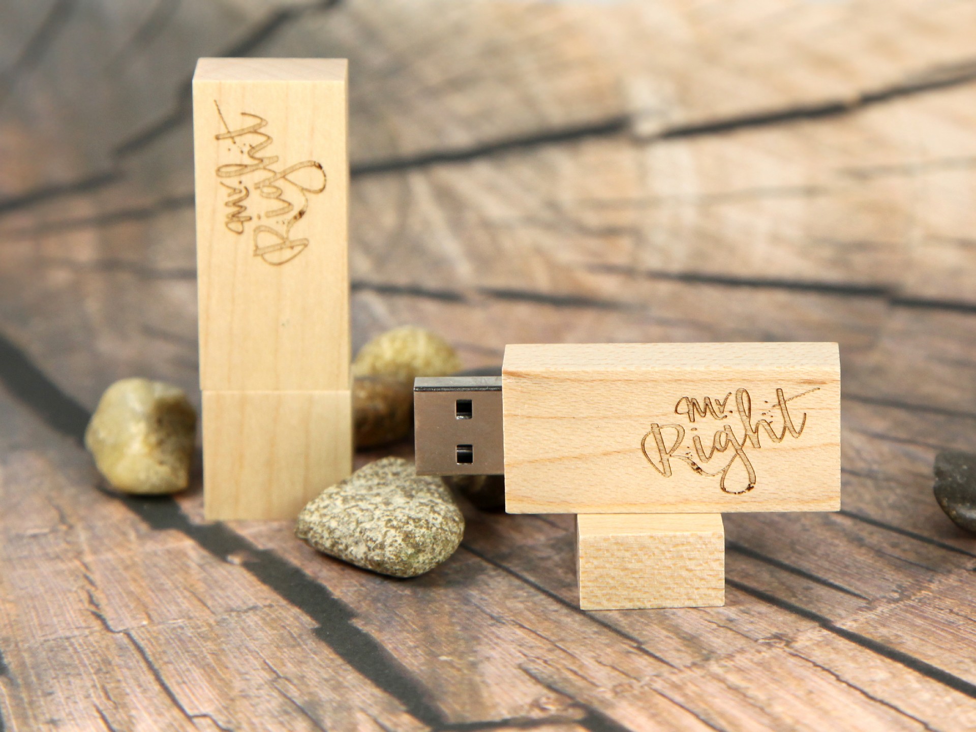 usb stick holz hell natur gravur werbung.JPG