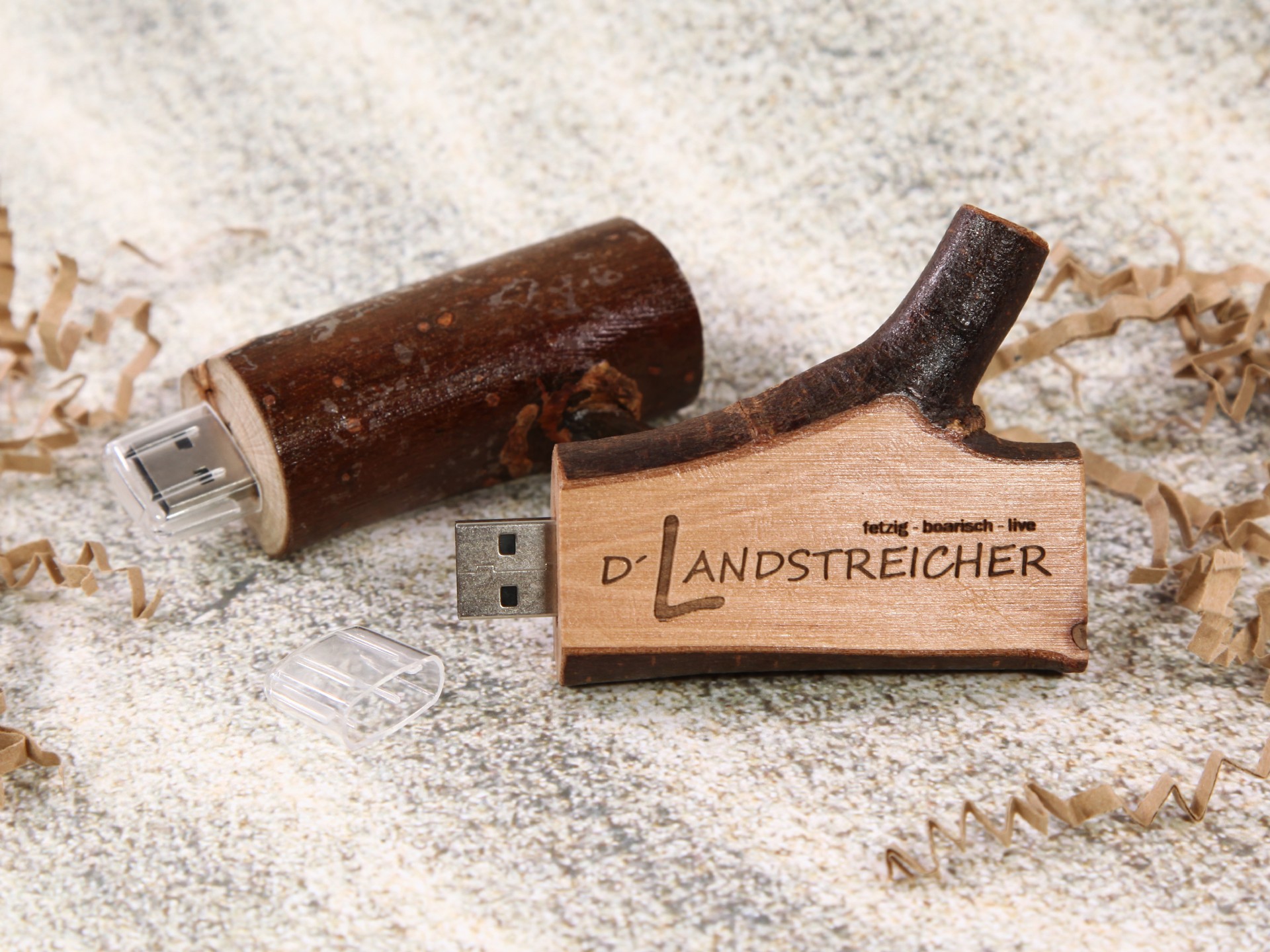 usb stick holzast gravur laptop natur holz umwelt