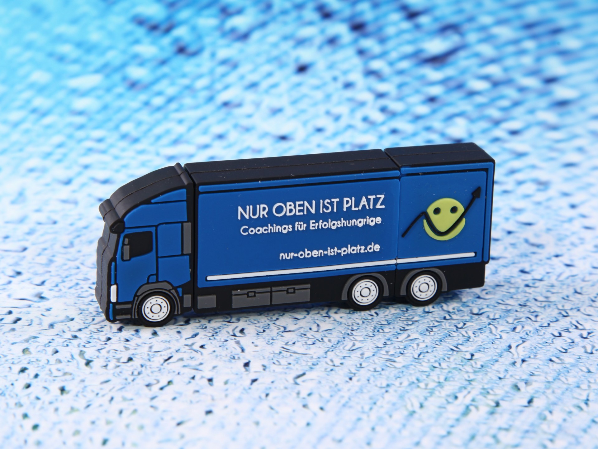 usb stick lkw transporter truck verkehr werbung