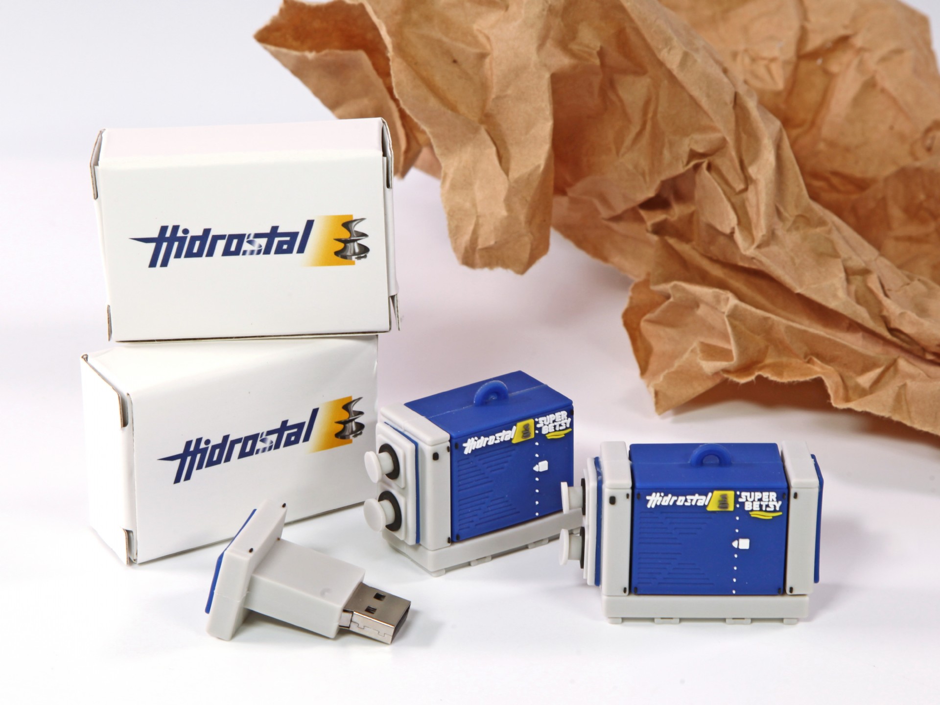 usb stick maschinen geräte pumpe technologie elektro werbung