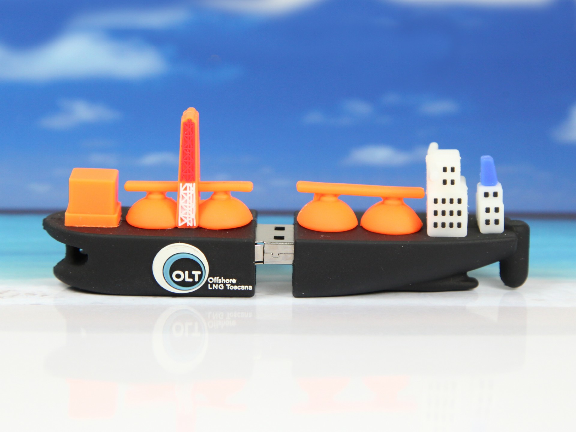 usb stick schiff boot frachter containerschiff