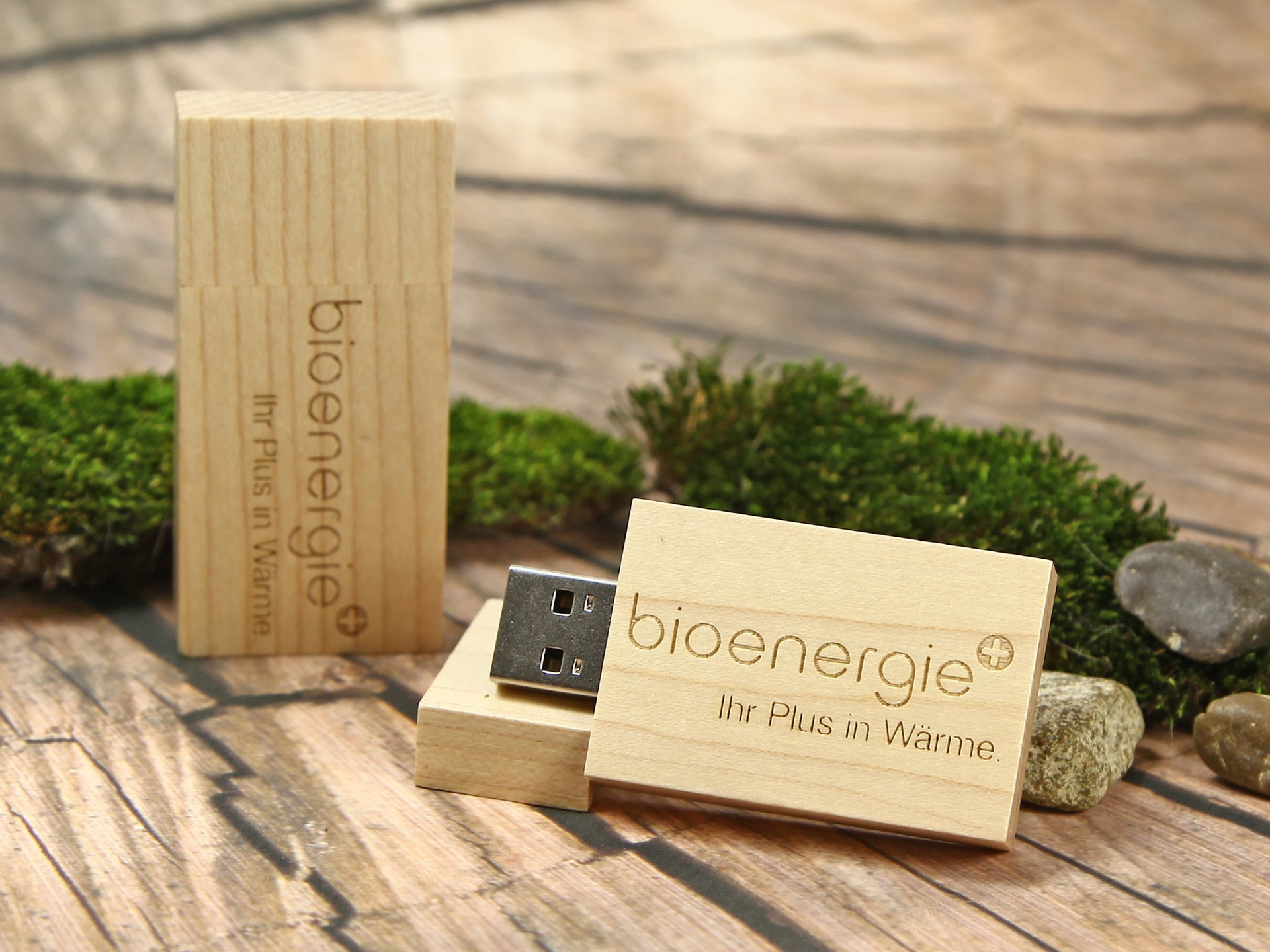 usb stick holz hell natur logo werbung